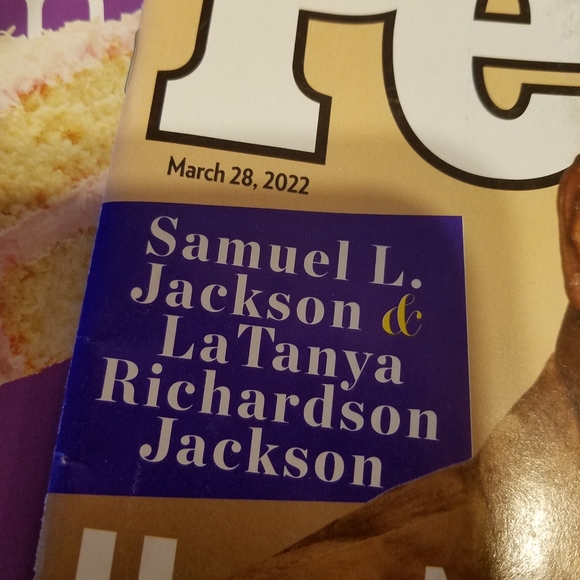 3 Magazines Bundle 1  People Magazine March 28, 2022 issue1  My Frys Magazi - Picture 3 of 11